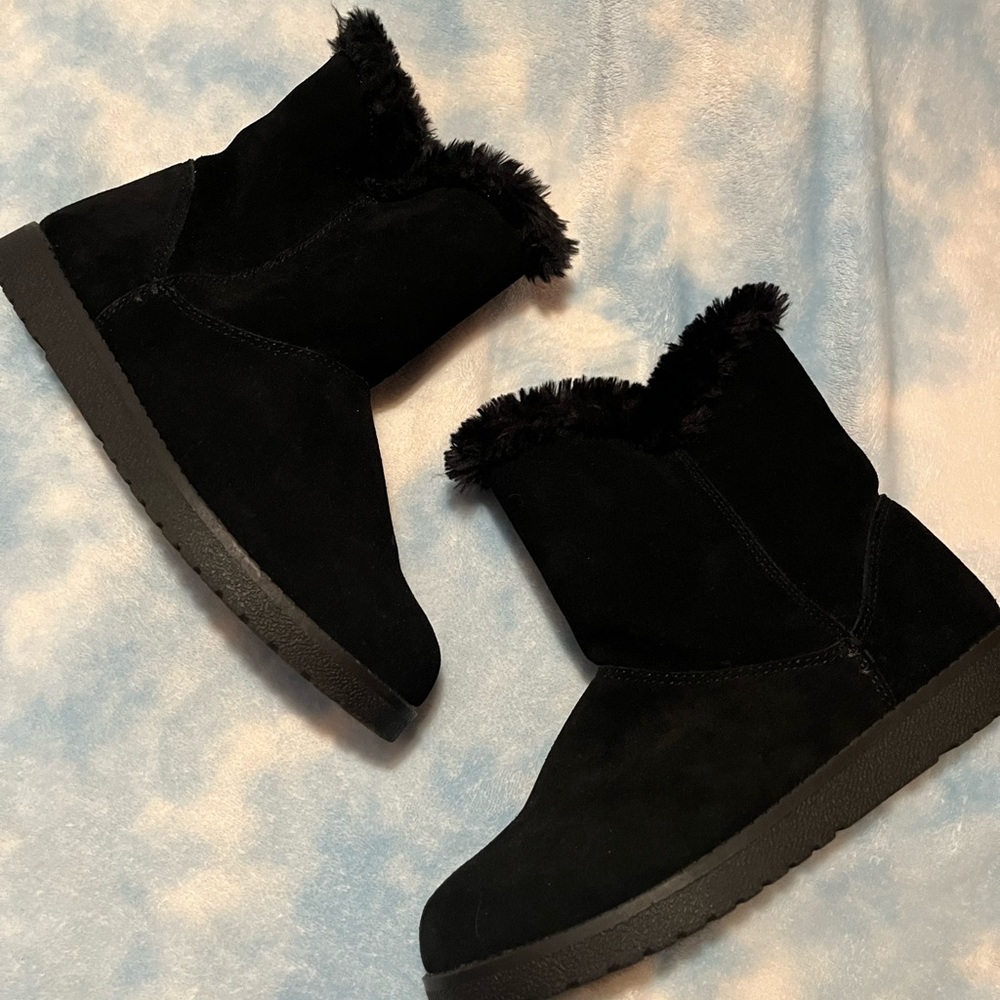 Womens size 8• black winter boots from TARGET•New!!